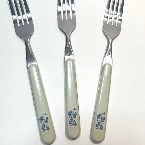 Pfaltzgraff Yorktowne Lot of 3 Dinner Forks 8" - Picture 1 of 3